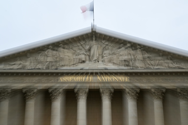 Les députés examinent lundi la proposition de loi visant à lutter contre les violences exercées sur les enfants à l'école et dans le périscolaire, rédigée dans le sillage de l'enquête parlementaire ouverte après le scandale de Bétharram