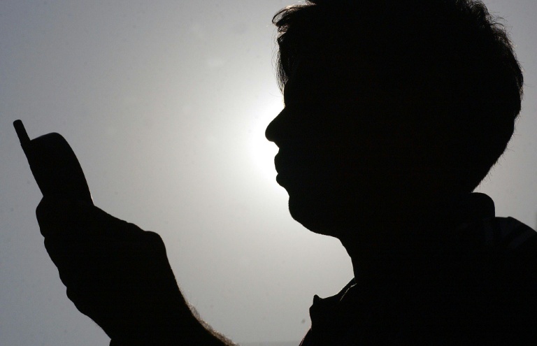 Pendant un mois à Washington, une trentaine de jeunes Américains ont troqué leur smartphone pour un téléphone basique à clapet et racontent leurs galères et leur joie de déconnecter