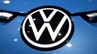 La direction du groupe automobile en crise Volkswagen débat jeudi avec les représentants du personnel et des actionnaires d'un plan de restructuration sans précédent, auquel les salariés promettent de s'opposer