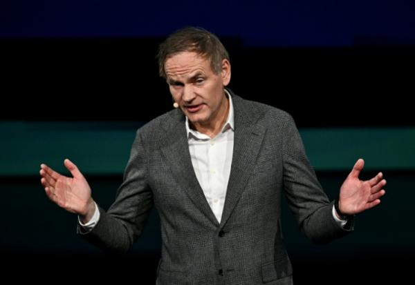Oliver Blume, le PDG du constructeur automobile allemand Volkswagen, le 21 avril 2026 à Pékin