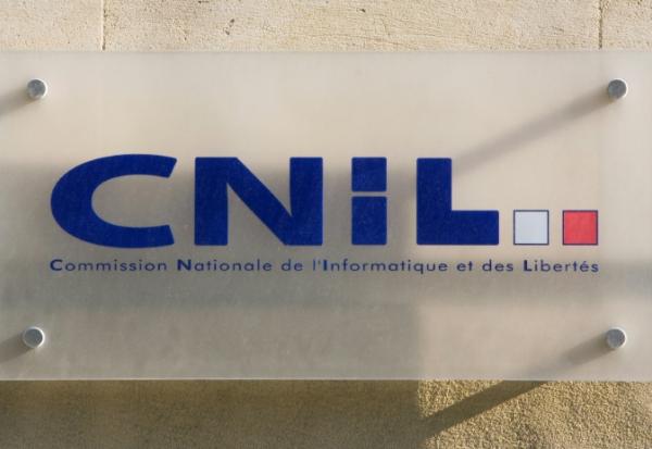 La rapporteuse de la Commission nationale de l'informatique et des libertés (Cnil) a requis jeudi une amende de 1,8 million d'euro contre l'entreprise de voyage Voyageurs du monde pour plusieurs manquements aux règles de protection des données de ses clients