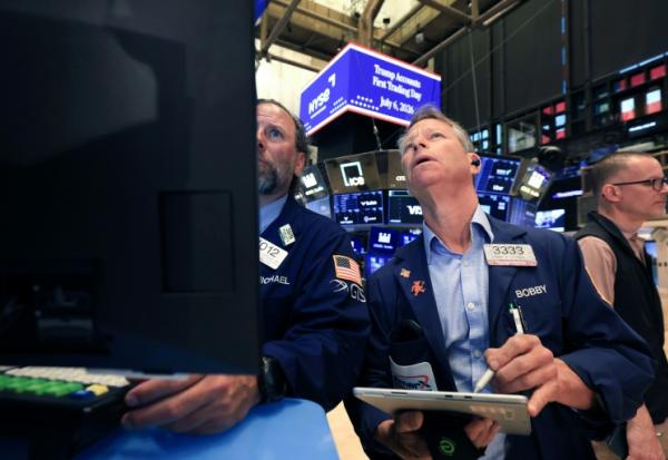 Des opérateurs à la Bourse de New York le 6 juillet 2026