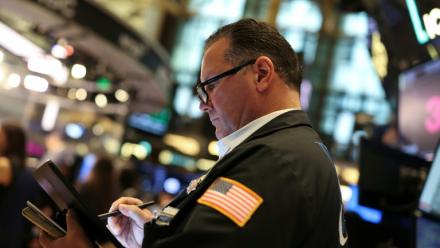 Un opérateur à la Bourse de New York le 7 août 2025