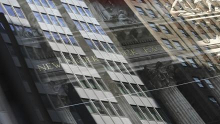 Vue extérieure de la Bourse de New York, le 4 août 2025
