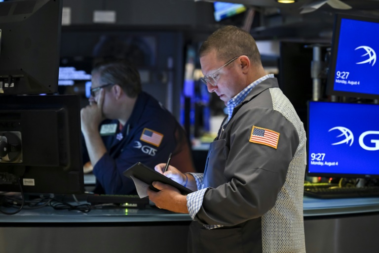 Des opérateurs à la Bourse de New York, le 4 août 2025