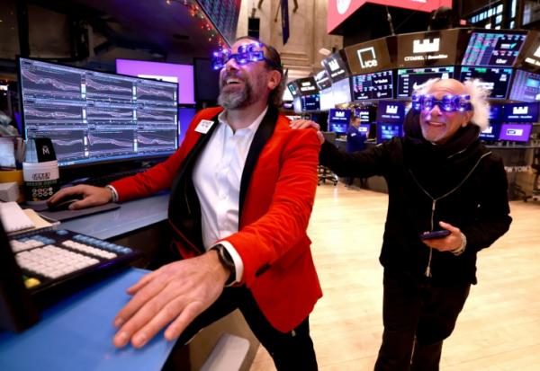 Des opérateurs à la Bourse de New York le 31 décembre 2025