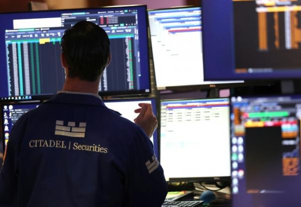 Un opérateur à la Bourse de New York, le 16 mars 2026