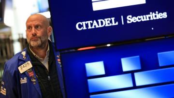 Un opérateur à la Bourse de New York, le 17 août 2026