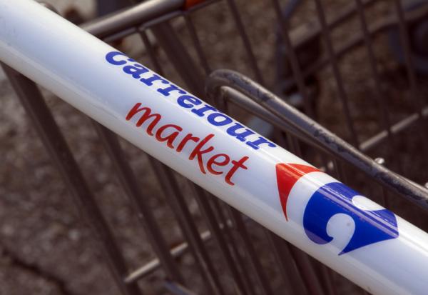 Carrefour lorgne sur une vente de ses actifs en Pologne
