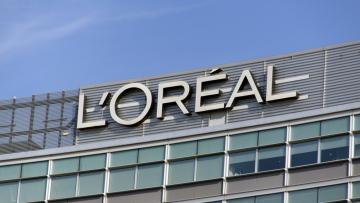 Croissance moins forte que prévu, déceptions sur le luxe et la Chine... L'Oréal plie mais ne rompt pas
