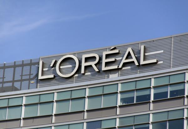 L'Oréal, plus forte hausse du CAC 40 et du SRD à la mi-séance du vendredi 9 janvier 2026 -