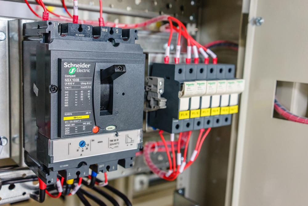 Les valeurs du jour à Paris - Schneider Electric et Legrand plongent après les annonces de DeepSeek dans l'IA