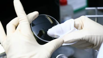 Oddo BHF reste positif sur EssilorLuxottica, mais ajuste sa cible