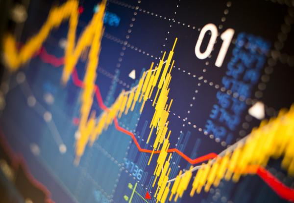 Wall Street dans le vert, digère les données mitigées sur l'emploi