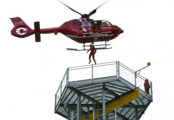 Airbus : livre le premier H135 destiné au FPNA du Canada