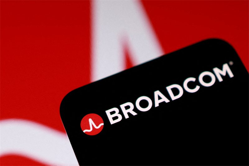 Broadcom au chevet d'Anthropic et d'OpenAI