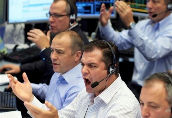 Clôture Paris : le CAC40 reperd 1% après son rebond d'hier