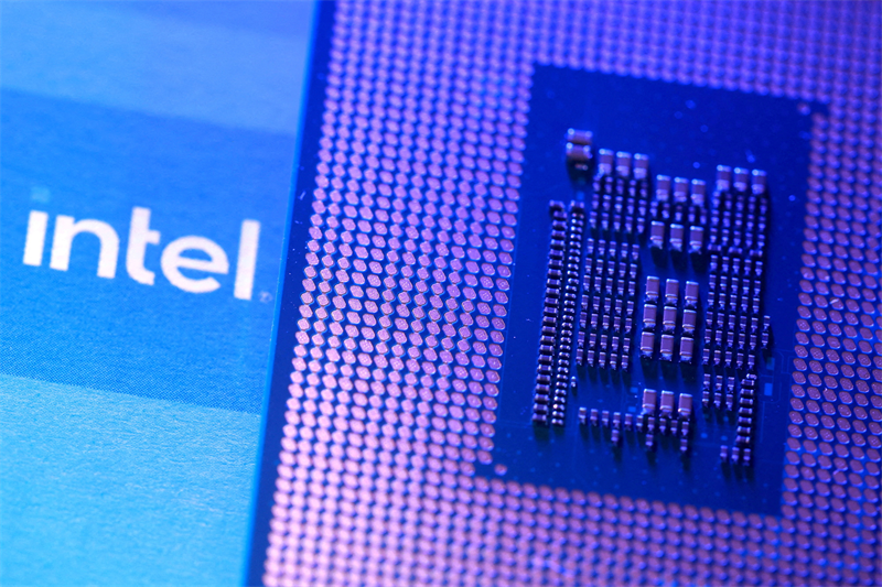 Intel : toujours dans la course pour Terafab ?