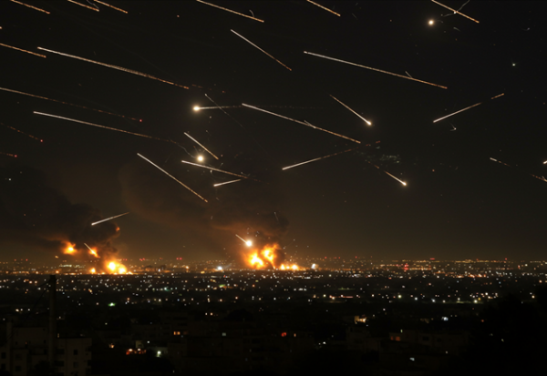 Mi-séance Paris : le CAC 40 chute de presque 3% avec l'extension du conflit au Moyen-Orient