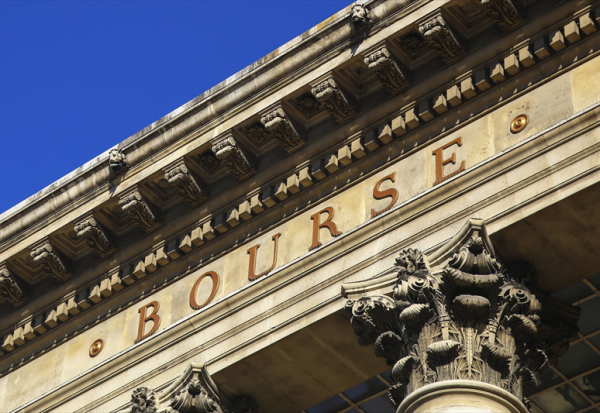 Mi-séance Paris : le CAC 40 se hisse au-dessus des 8400 points