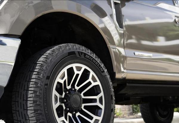 Mi-séance Paris : Michelin chute de presque 10% après son avertissement