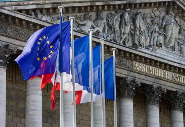 Mi-séance Paris : pas de perturbations pour le CAC 40 dans l'attente d'un nouveau Gouvernement