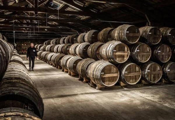 Remy Cointreau : progresse sur des espoirs d'accord avec la Chine sur le Cognac