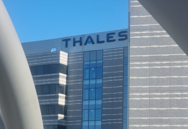 Thales annonce qu'il va construire la plateforme de gestion du trafic de drones de Singapour