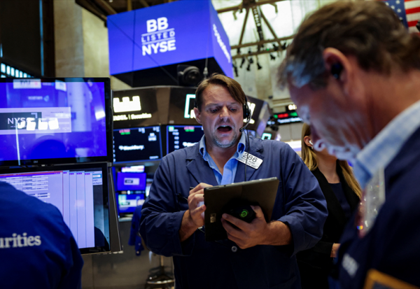 Wall Street accélère, avec les espoirs de baisse des taux