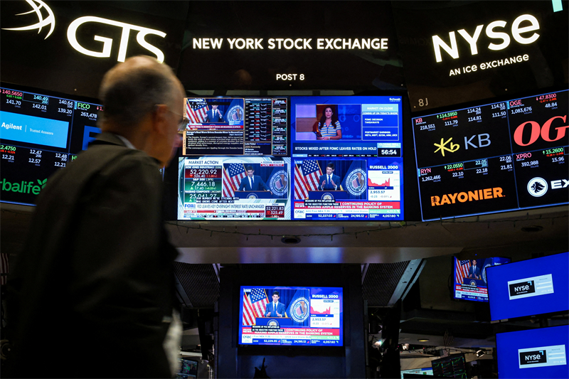 Wall Street dévisse, alors que Meta et Tesla ne rassurent pas