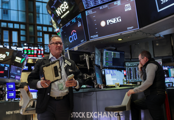Wall Street s'enfonce dans le rouge, miné par l'inflation et les craintes sur l'IA