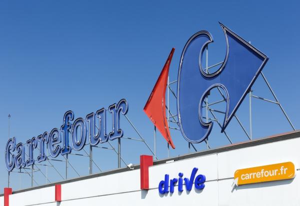 Carrefour cède les murs de 35 magasins pour 290 millions d'euros