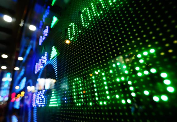 Henkel relève son objectif de croissance, l'action grimpe